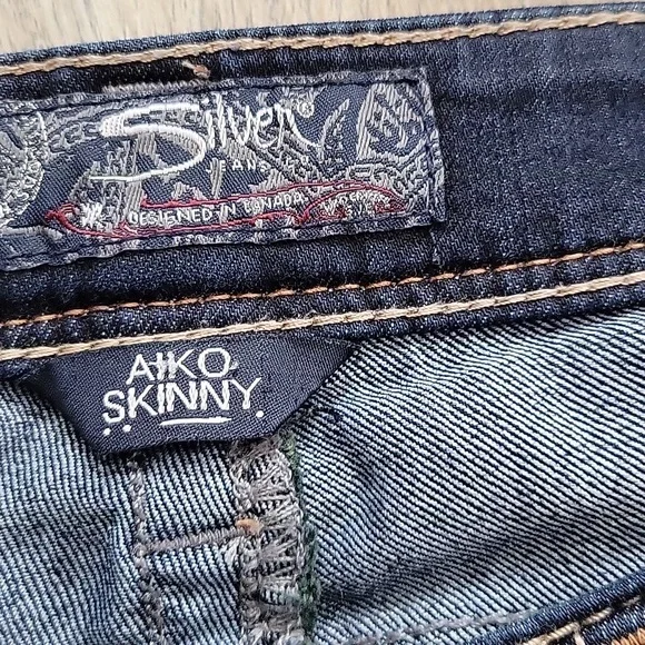 Jeans - Picture 2 of 5